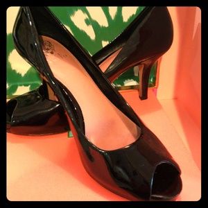 VINCE CAMUTO PATENT PUMPS